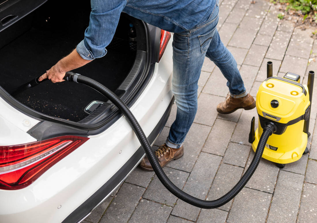 Odkurzacz KARCHER WD 3-18 V-17/20 1.628-550.0 Funkcja wydmuchu powietrza do 20 minut nieprzerwanej pracy czas informuje o poziomie energii i czasie pracy