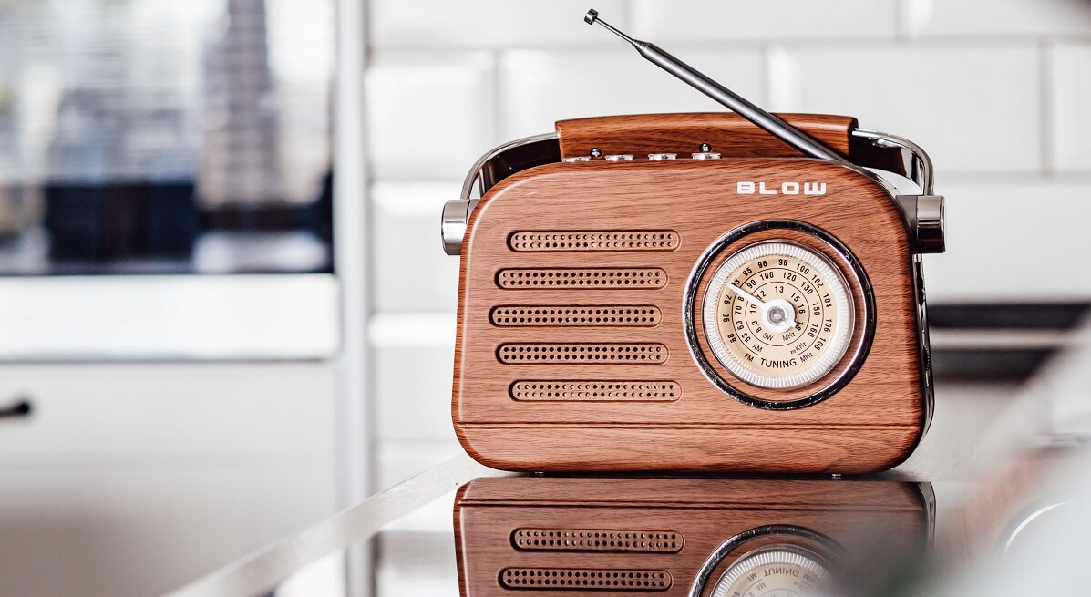 Radio BLOW RA3 Brązowy funkcja Bluetooth baterie R20 zasilanie sieciowe pendrive karta pamięci funkcje