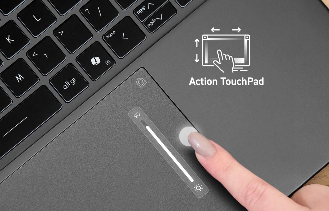 Dłoń steruje Action TouchPad w laptopie MSI Prestige na biurku, usprawniając wygodną pracę zdalną w domu. - Action Touchpad Sterowanie dotykiem 