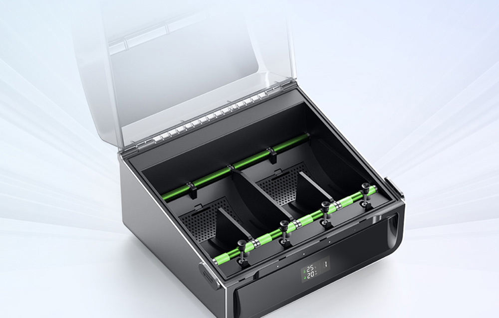 CREALITY K2 Plus Combo System CFS (Color Filament System) 4 filamentów średnicy 1,75 mm PLA, PETG czy ABS modułowi RFID rozpoznaje materiały optymalizuje parametry druku Wyświetlacz LCD temperaturę i wilgotność wskaźniki LED  sloty