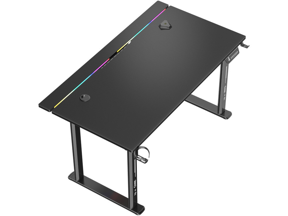 COBRA Electra S Podświetlenie RGB Wbudowane oświetlenie panelu sterowania włączanie i wyłączanie podświetlenia. RGB - Widok z góry na blat biurka o fakturze włókna węglowego z wbudowanym paskiem LED, przepustami na kable i panelem sterującym