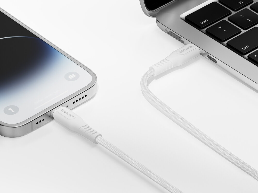 Kabel USB-C - Lightning 4SMARTS RapidCord PD Biały
                kabel podłączony do laptopa i smartfona