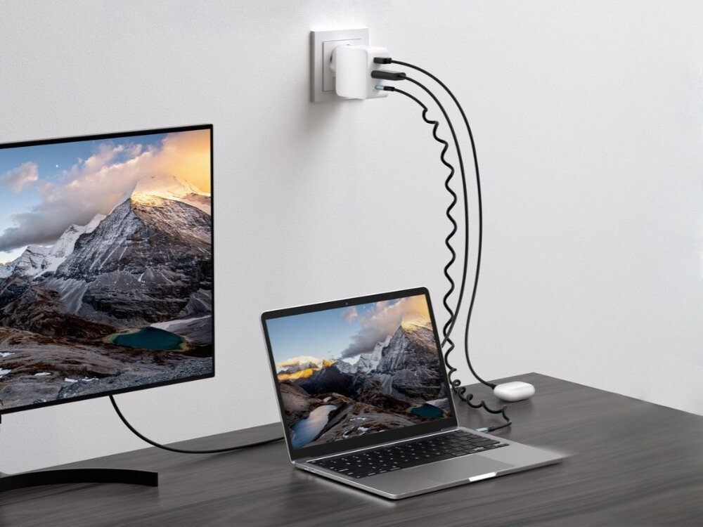 Ładowarka sieciowa 4SMARTS Flex 65W
                ładowarka wpięta do kontaktu wbudowane wyjście hdmi przesył obrazu 4k/60 hz