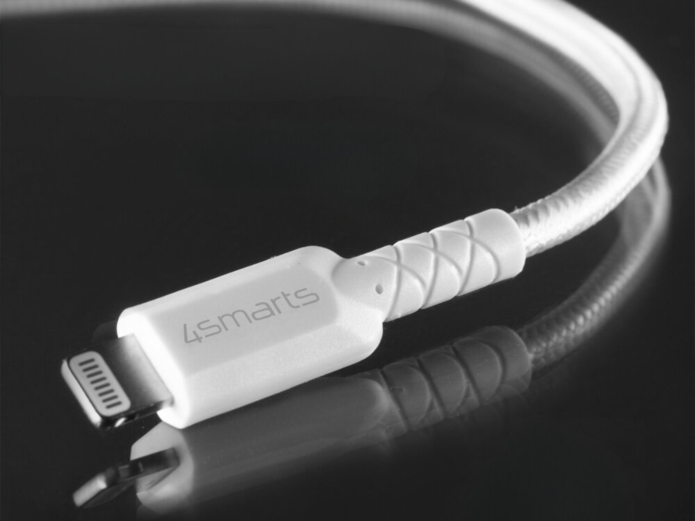 Ładowarka sieciowa 4SMARTS VoltPlug 20W + Kabel USB-C - Lightning Biały 
                złącze kabla kompaktowa forma wzmocnienia przy wtykach tekstylny oplot kabla