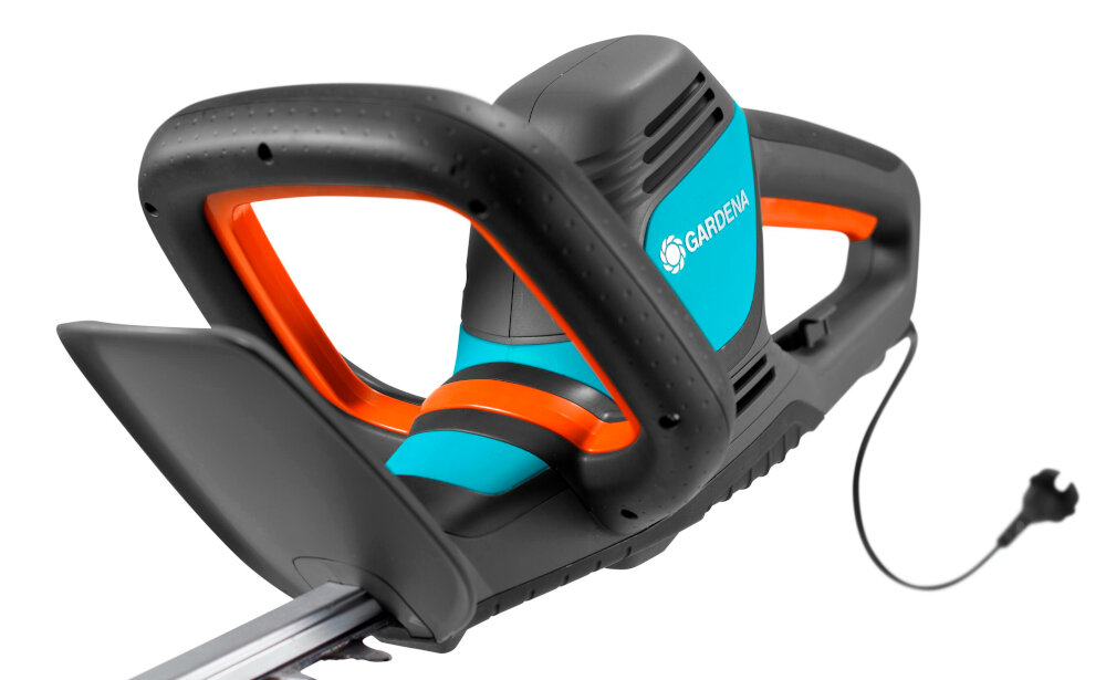 Nożyce do żywopłotu GARDENA ComfortCut 550-50 elektryczne silnik elektryczny moc 550 W ciagla ciagla niezawodna praca haczyk zaczepic przedluzacz prowadzony wzdluz narzedzia minimalizuje ryzyko przypadkowego przeciecia kabla