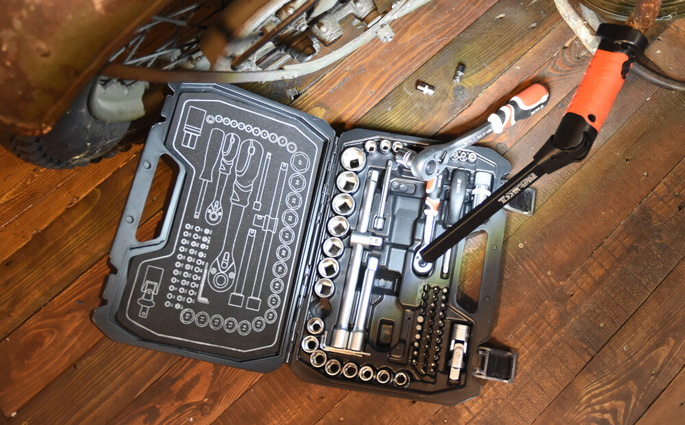 Zestaw kluczy YATO YT-38782 72 elementy adaptery bity grzechotki klucze imbusowe nasadki pokretla przeguby