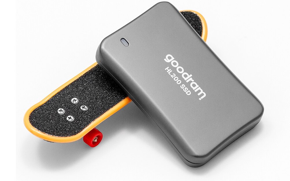 Dysk GOODRAM HL200 bezpieczeństwo Twoich danych Niewielki Płynna praca Maksymalna prędkość odczytu  Maksymalna prędkość zapisu Wymiary waga kolor pojemność niezawodność trwałość