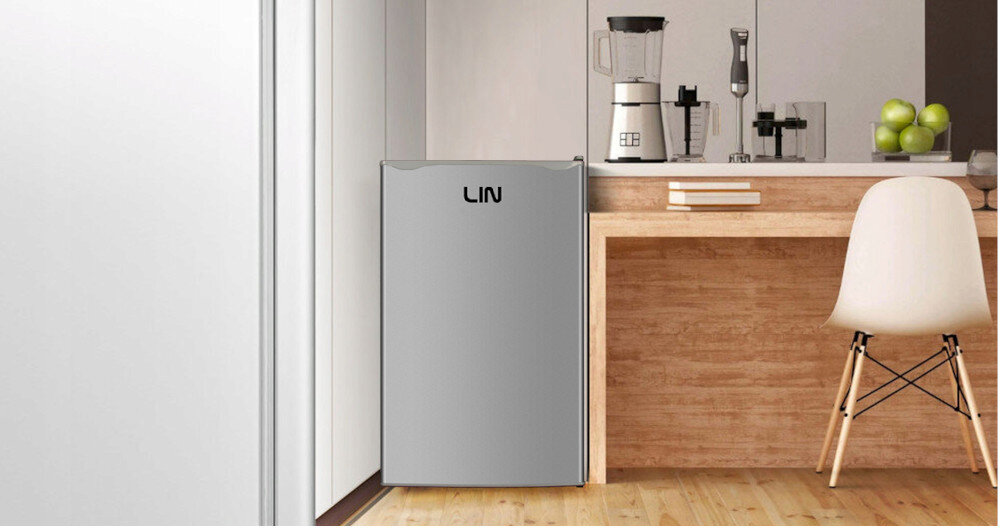 Lodówka LIN LI-BC92 83,5 cm Kompaktowa funkcjonalna 92 litry pojemności wymiary 47,5 cm x 44,5 cm x 85 cm do mniejszych kuchni biur Termostat regulacja temperatury dostosowanie świeżość produktów Praktyczne wnętrze wykorzystanie przestrzeni pojemnik owoce warzywa szklana półka wygoda funkcjonalność wygodny dostęp półki na butelki solidna wytrzymała szklana półka odporne na obciążenia trwałość na lata