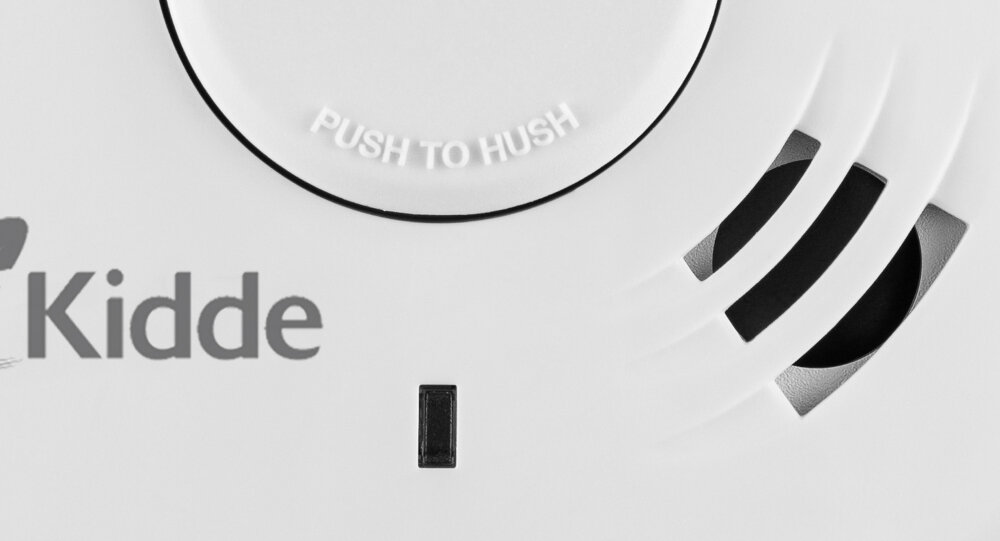 Czujnik dymu KIDDE 10Y29 glosny alarm o sile 85 dB migajaca dioda LED funkcja HUSH