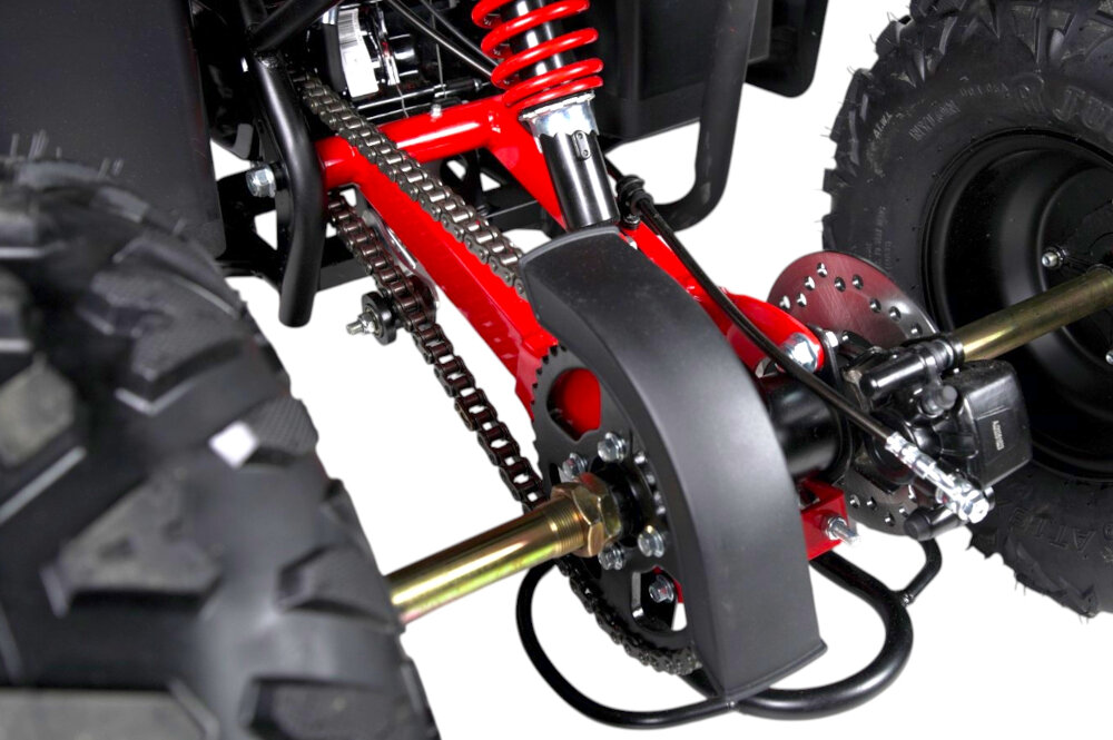 Quad TORQ Madox 125 1+1 MAD125RB-1 Czerwony zbliżenie na łańcuch łańcuchowe przeniesienie napędu regularną kontrolę czyszczenie i smarowanie łańcucha