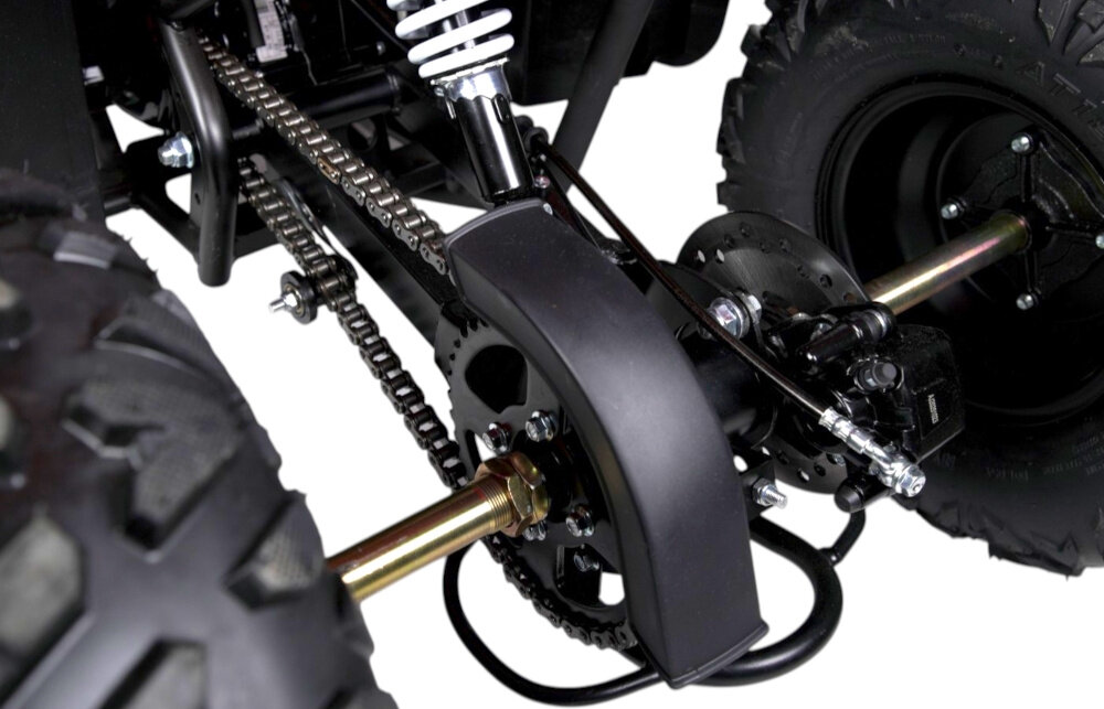 Quad TORQ Viper 125 3+1 VIP125RB-3 Czerwony zbliżenie na łańcuch łańcuchowe przeniesienie napędu regularną kontrolę czyszczenie i smarowanie łańcucha