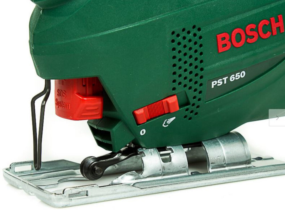 Wyrzynarka BOSCH PST 650 napęd Low Vibration minimalizuje poziom drgań miękka rękojeść typu Softgrip funkcja nadmuchu możliwości sterowania prędkością skokową za pomocą przycisku rozruch piły jest łatwy