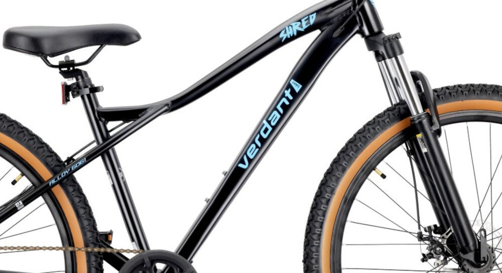 Rower górski MTB SUN BABY Verdant Shred D03.03.11.5.2.2 U19 29 cali Czarny zbliżenie na ramę białe tło widok z boku 19-calowa, aluminiowa rama  rower jest bardzo zwinny lekki waga 15,98 kg łatwo podnieść go odporność na korozję wybór rozmiaru ramy Twój wzrost mierzony w zrelaksowanej pozycji typ roweru dla osób o wzroście od 174 do 180 cm