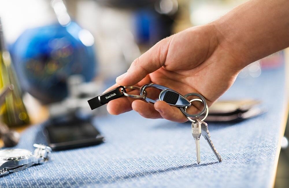 Pendrive SANDISK Ultra Dual Drive Go Praktyczne uszko do kluczy