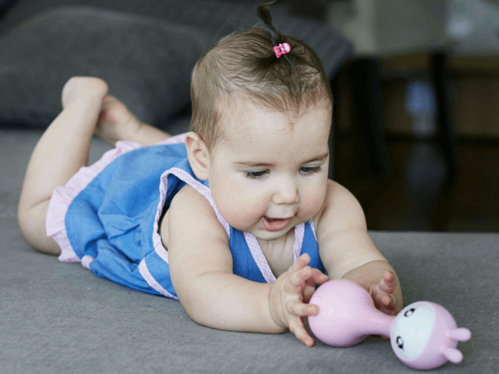 Zabawka edukacyjna ALILO Smarty Bunny R1 Niebieski dobra jakość dźwięku, głośnik o mocy 1 W z możliwością regulacji głośności, leżące dziecko, zabawka przed dzieckiem