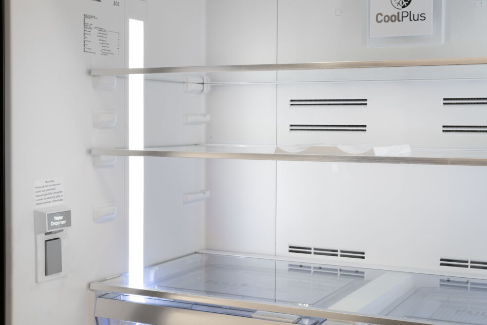 Lodówka GRUNDIG GQN21235XRN Side by Side No Frost 182cm Czarna oświetlenie led