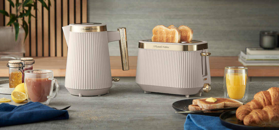 Toster RUSSELL HOBBS Bronte 26761-56 Kremowy Łatwe obserwowanie procesu Funkcja Lift and Look kontrolujesz efekt i unikasz przypalonych tostów