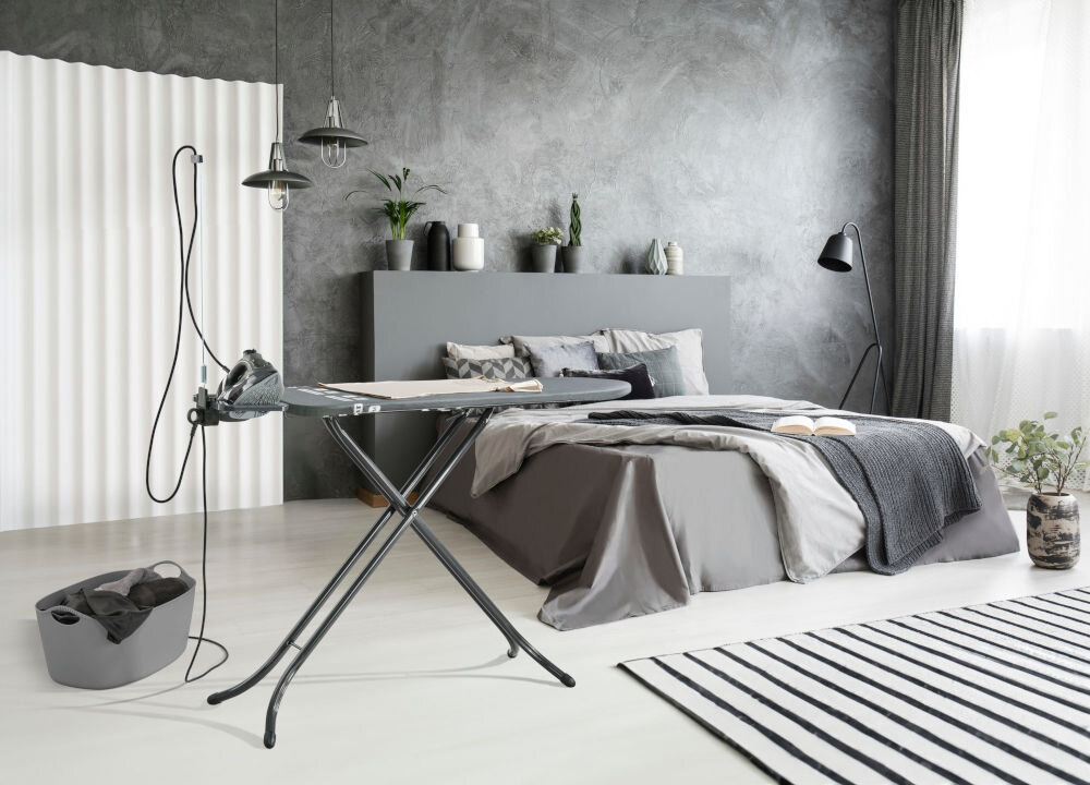 Deska do prasowania LEIFHEIT Air Board M Black Plus wymiary komfort użytkowania trwałość tworzywo EPP odporne na odkształcenia trwałość stabilna konstrukcja rurki średnica 28 mm antypoślizgowe nakładki solidna waży zaledwie 5,1 kg lekka konstrukcja łatwe wygodne przenoszenie i użytkowanie