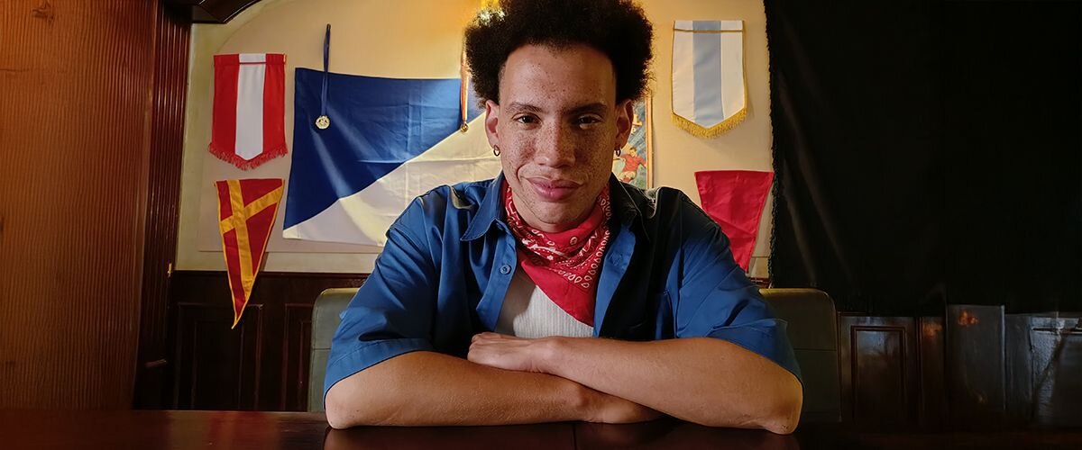 MOTOROLA Moto G87 portret AI naturalne rozmycie tła fotografia portretowa