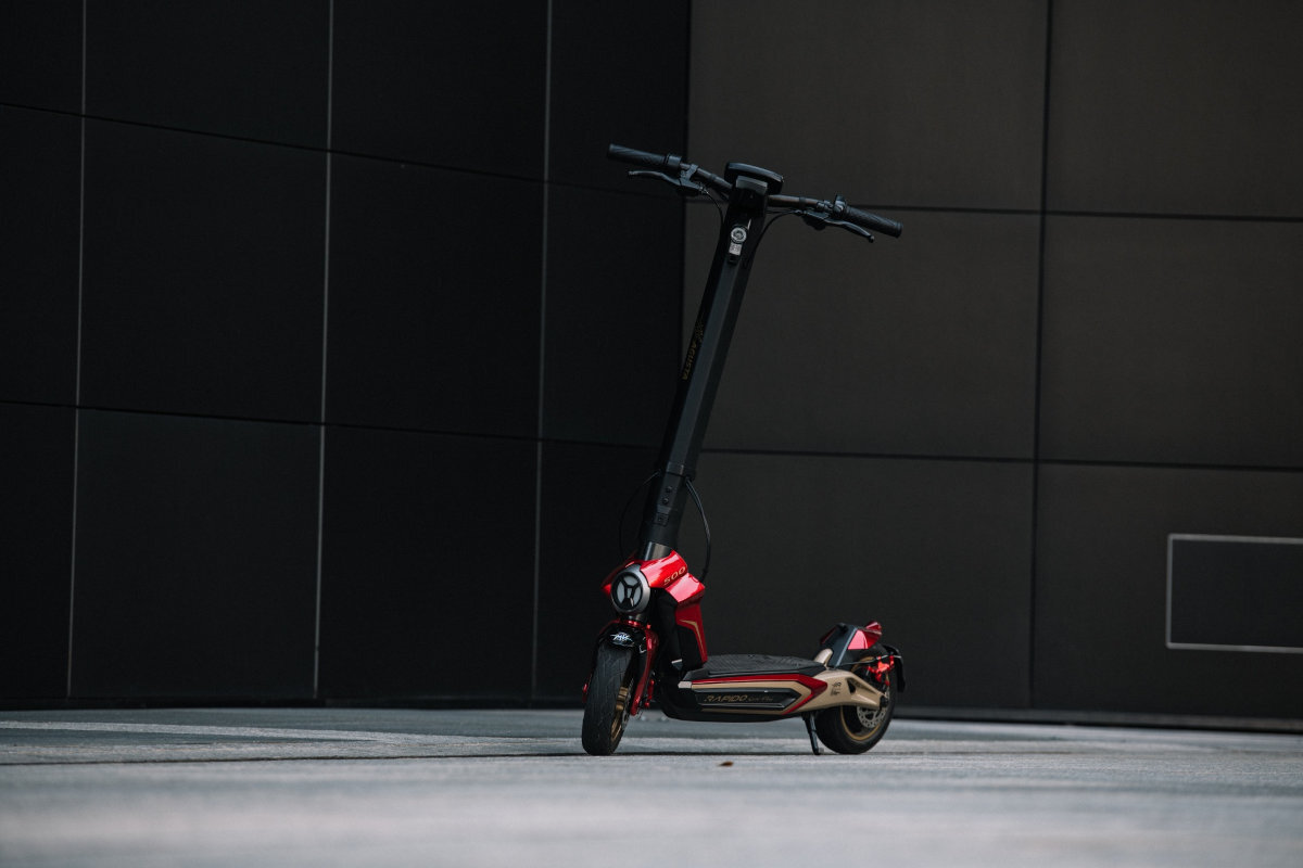 Hulajnoga elektryczna MV AGUSTA Rapido Serie Oro 10 Czarny jazda bez kompromisow