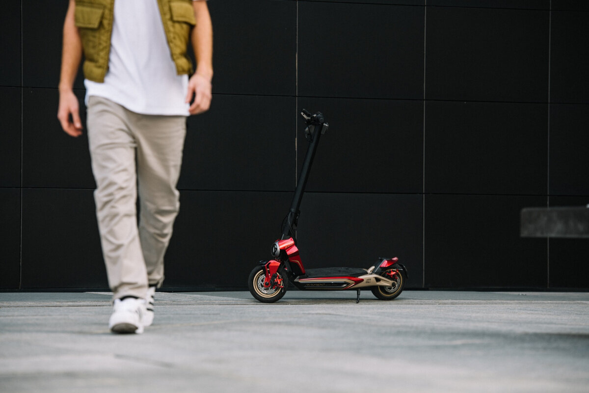 Hulajnoga elektryczna MV AGUSTA Rapido Serie Oro 10 Czarny tryby jazdy i tempomat