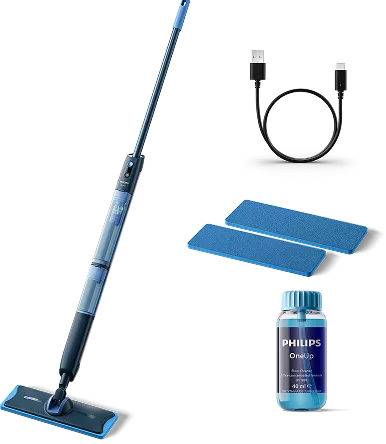 Na obrazie znajduje się elektryczny mop z niebieskimi elementami, kabel USB, dwie niebieskie ściereczki oraz butelka z napisem \'PHILIPS OneUp\'.