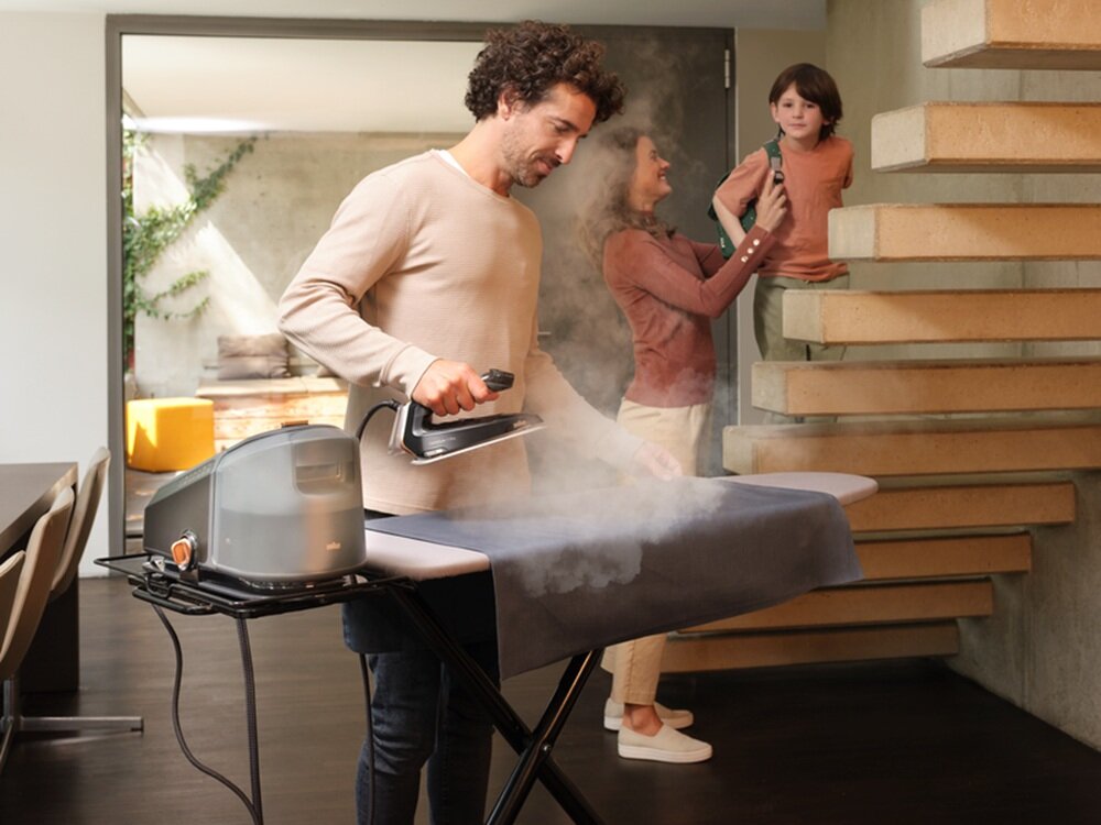 Generator pary BRAUN IS7298CP Care Style 7 Pro stały wyrzut pary, silne uderzenie pary, szybsze usuwanie zagnieceń