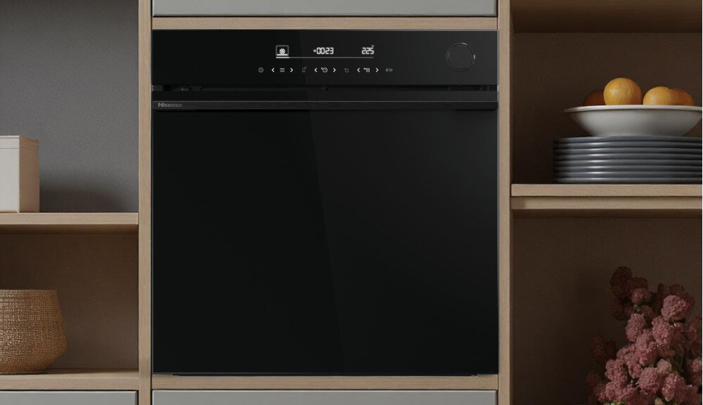 PIEKARNIK HISENSE BSA6634PBG8 wizualizacja lifestyle front zamknięty panel wyświetlacz kolor czarny zabudowa Do kulinarnych wyzwań