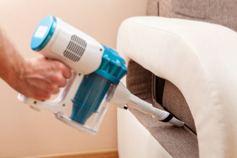 Odkurzacz ELDOM OB20B Twist atuty do uzycia recznego ssawka szczelinowa z nakladka szczotkowa