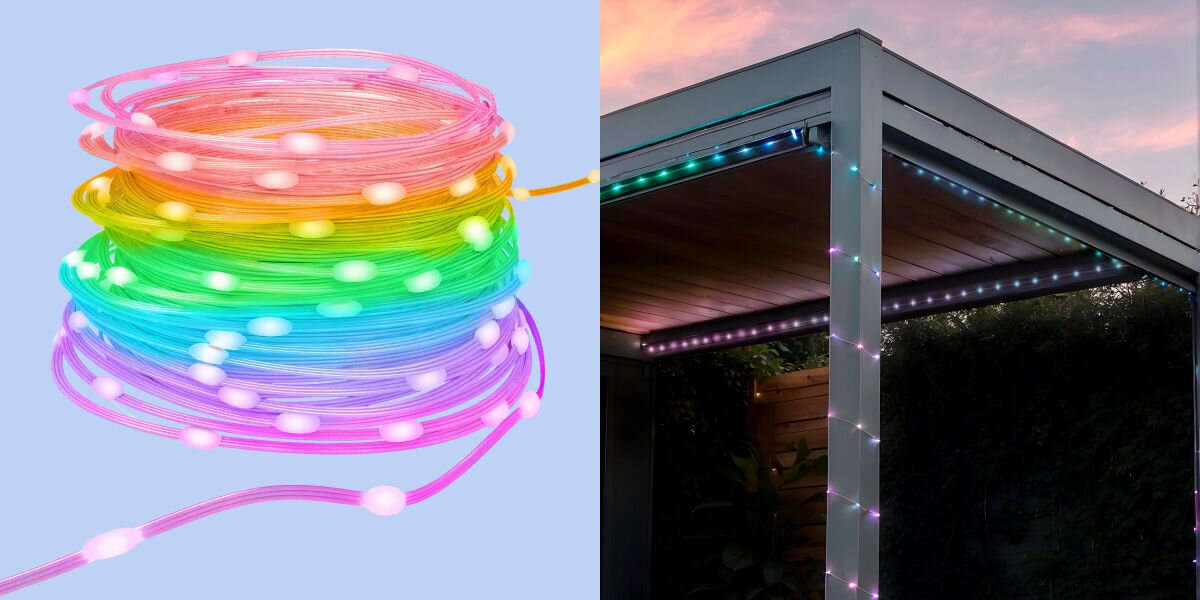 Po lewej stronie widoczny jest zwinięty łańcuch świetlny LED w różnych kolorach, takich jak różowy, zielony i niebieski. Po prawej stronie łańcuch świetlny jest zamontowany na zadaszeniu, emitując różnokolorowe światło w otoczeniu ogrodu o zmierzchu.