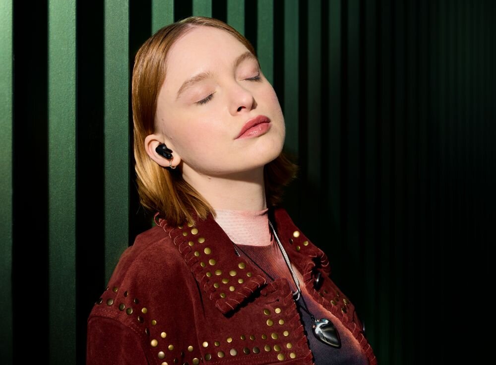 Słuchawki dokanałowe JBL Live Beam 3 design komfort lekkość dźwięk jakość wrażenia słuchowe ergonomia lekkość sport aktywność podróże czas pracy działanie akumulator