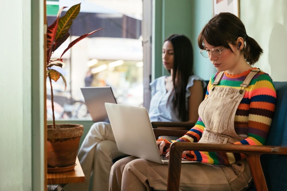 Słuchawki dokanałowe JBL Live Beam 3 redukcja szumów dźwięków warunki true adaptive noise cancelling