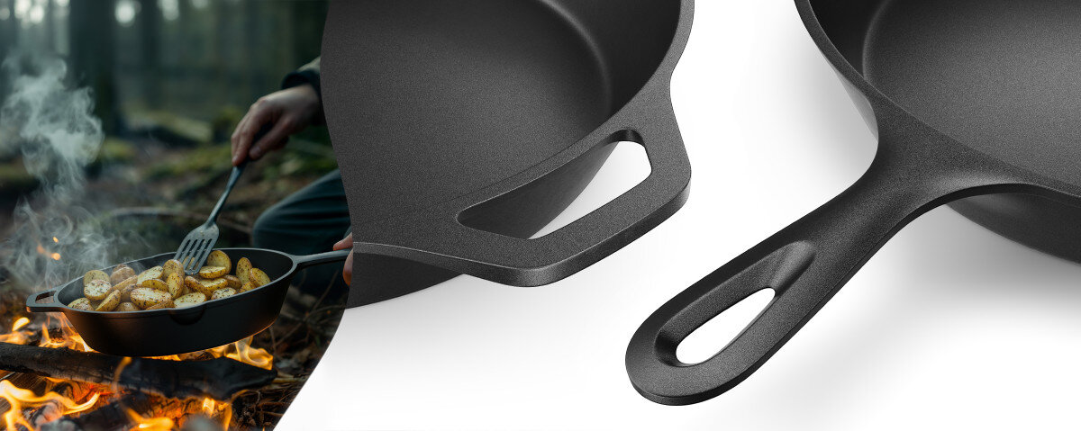 Patelnia żeliwna KOLER KEM-02 26 cm, konstrukcja, stabilność, trwałość, kontrola, na białym tle patelnia i zbliżenie na uchwyty patelni, obok ognisko z patelnią na niej