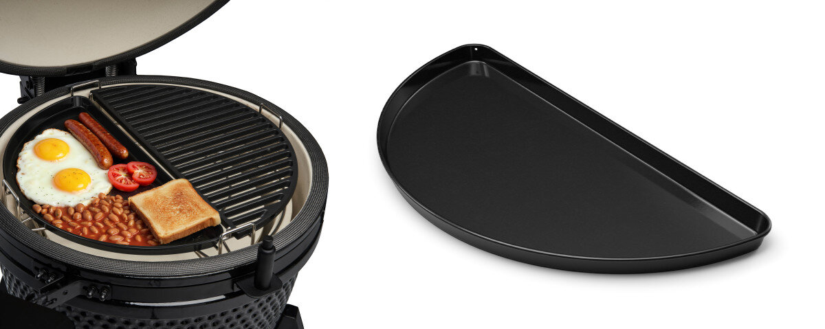 Patelnia deflektor KOLER KRA46, patelnia, deflektor, grill, Koler, patelnia na białym tle obok grill z patelnią na ruszcie
