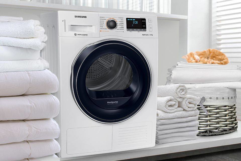 Samsung Crystal Gloss™. Doskonała linia, elegancki wygląd Samsung Crystal Gloss™. Doskonała linia, elegancki wygląd