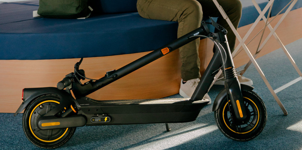 Hulajnoga elektryczna SEGWAY Ninebot KickScooter Max G2D Czarny skladana konstrukcja