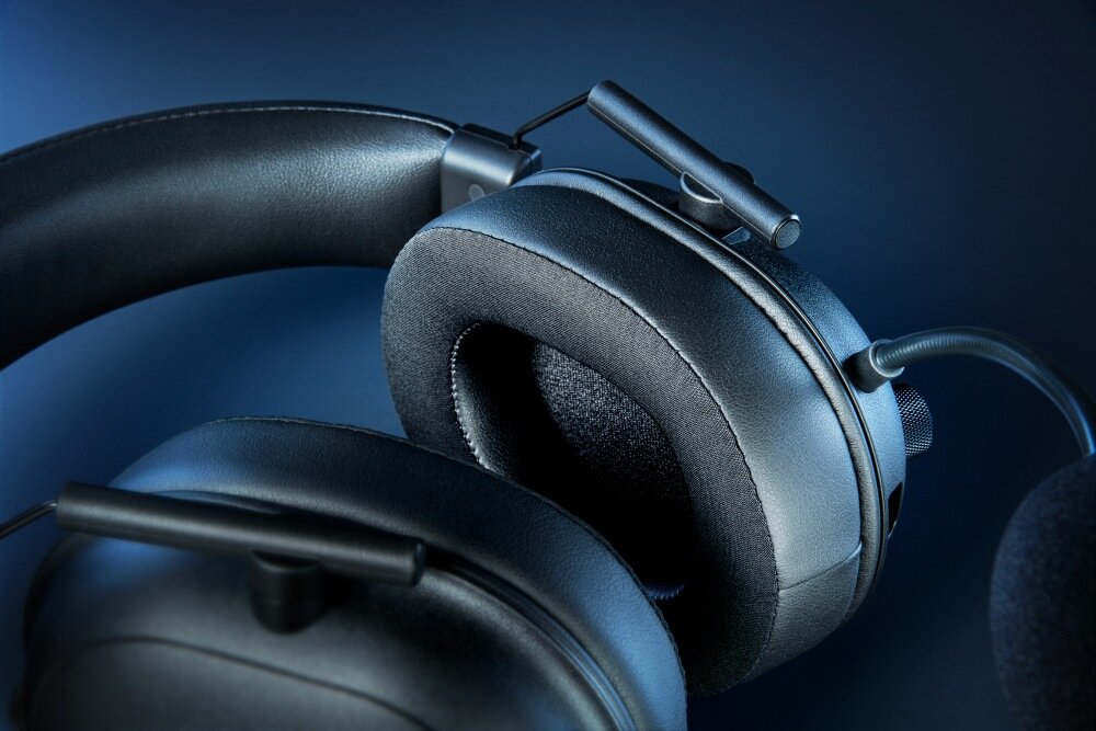 Słuchawki RAZER BlackShark V2 HyperSpeed design komfort lekkość dźwięk jakość wrażenia słuchowe ergonomia lekkość sport aktywność podróże czas pracy działanie akumulator 