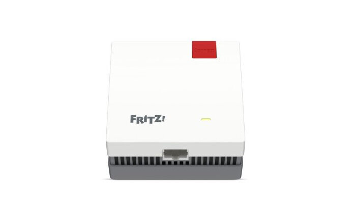 Repeater FRITZ na białym tle.