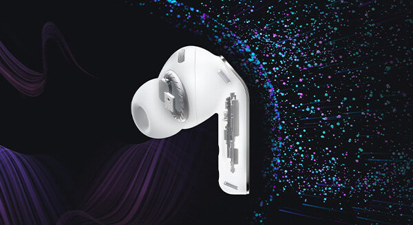 Przekrój białej Buds4 Pro pokazuje system audio; oddzielone kropki po prawej symbolizują ANC.