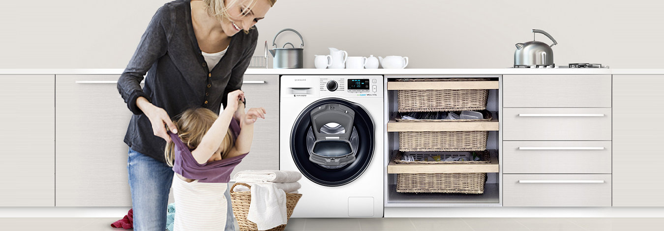 Zdjęcie lifestyle - dodawaj ubrania w trakcie prania