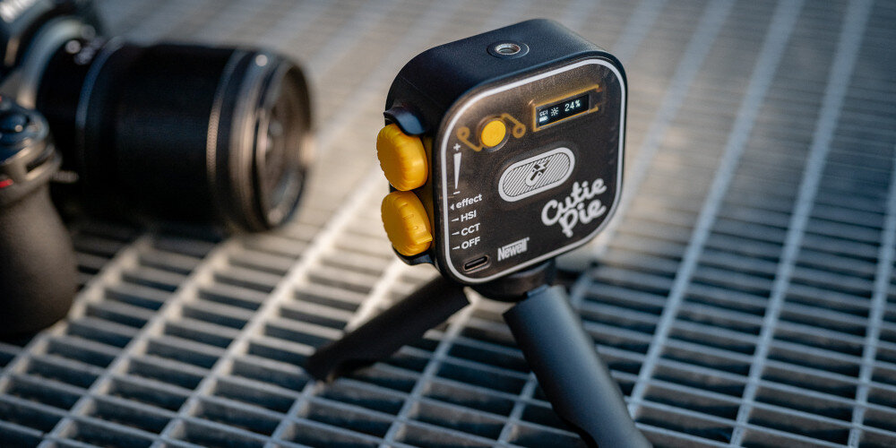 Lampa LED NEWELL RGB Cutie Pie żółte pokrętła częściowo przezroczysta obudowa