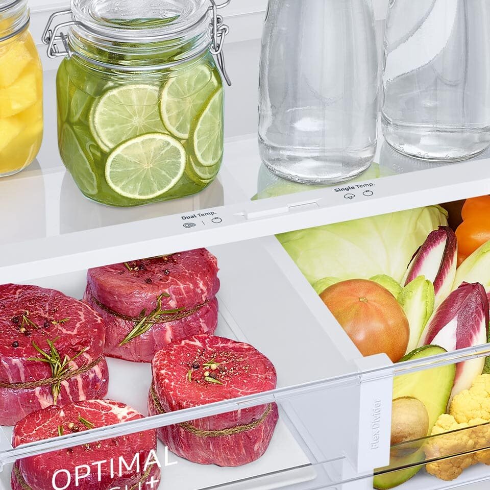 Wytrzymałe półki pozwalają przechowywać naprawdę ciężkie naczynia Wytrzymałe półki pozwalają przechowywać naprawdę ciężkie naczynia