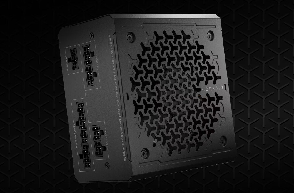 Komputer MAD DOG CORSAIR3500X-A02WR32WH Zasilacz komputerowy w czarnej obudowie z charakterystyczną kratką wentylatora w trójkątne wzory oraz panelem z gniazdami na odłączane kable, zasilacz, moc, sprawność, certyfikat, topologia LLC