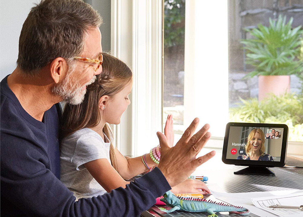 AMAZON Echo Show 8 (2 gen.) Piaskowy automatyczne kadrowanie aparat 13 MP