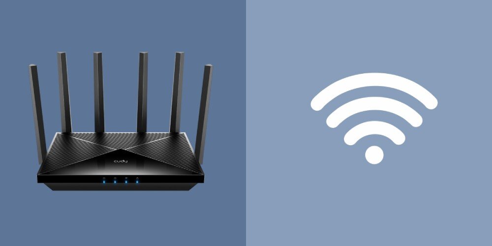 Router CUDY BE6500 Po lewej stronie router z ośmioma antenami na niebieskim tle, po prawej ikona sieci Wi-Fi, standard, prędkość, pasma
