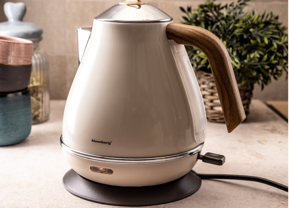 Czajnik KLAUSBERG KB-7707 1,7 l Beżowy Higieniczny korpus wykonanie stal nierdzewna gładka powierzchnia Płaskie dno zanieczyszczenia pielęgnacja