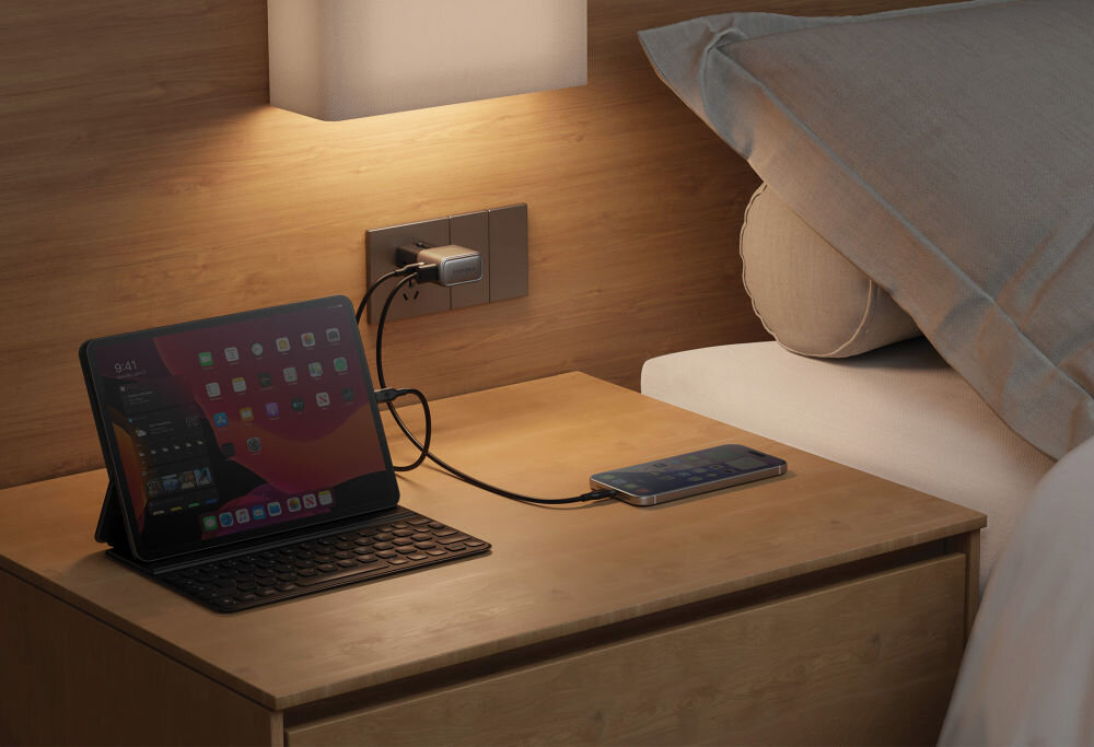 Ładowarka sieciowa ENERGEA TravelGo 35W Grafitowo-czarny Zadbaj o wygodę!<