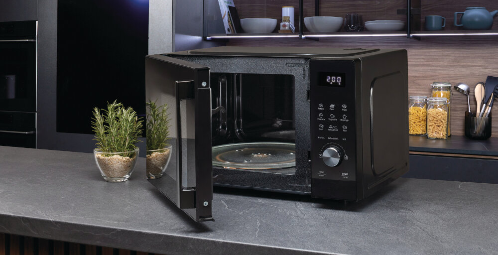 HISENSE H23MOBSD1HG wnętrze kuchenka ceramika pęknięcie rysowanie antybakteryjne właściwości zarazki szkło odporność ciepło zarysowania