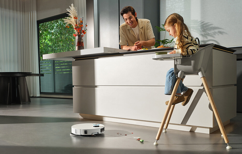 ROBOT SPRZĄTAJĄCY DREAME X60 Ultra Complete Biały Przeszkody i Siła Vormax™ System ProLeap™ z automatycznie wysuwanymi elementami wysokość trzykołowy układ AgiLift™ moc ssania sierść, okruchy czy żwirek