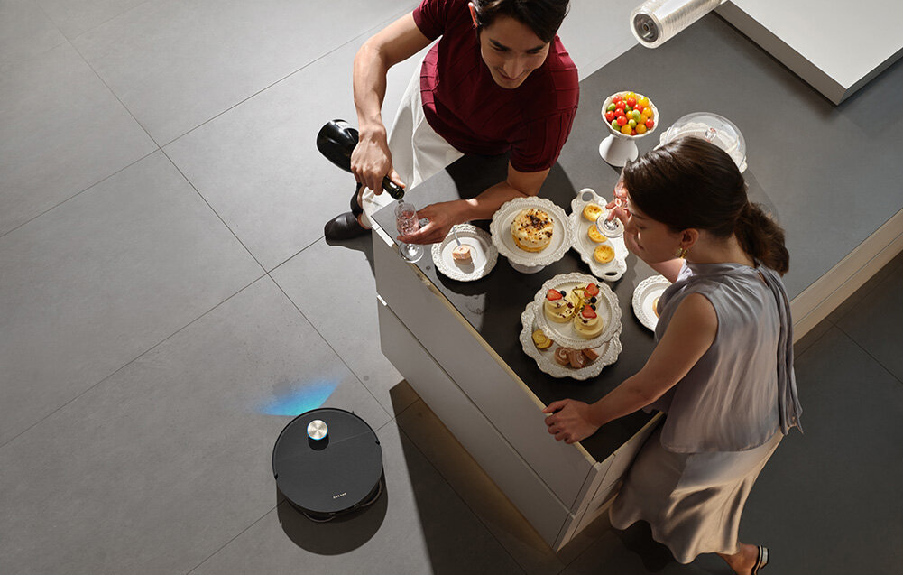 ROBOT SPRZĄTAJĄCY DREAME X60 Ultra Complete Czarny Przeszkody i Siła Vormax™ System ProLeap™ z automatycznie wysuwanymi elementami wysokość trzykołowy układ AgiLift™ moc ssania sierść, okruchy czy żwirek